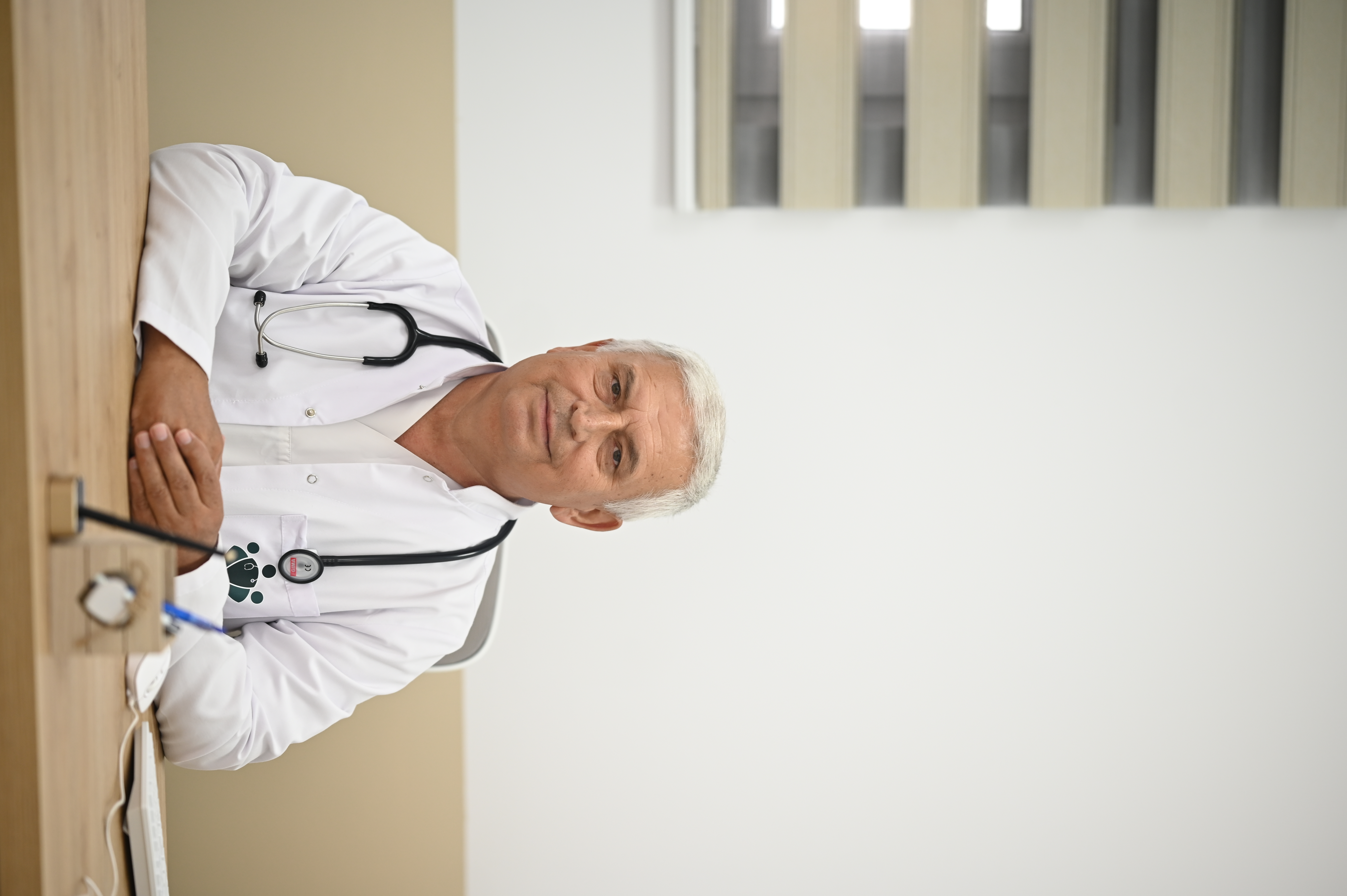 Dr. Halim Hajdari